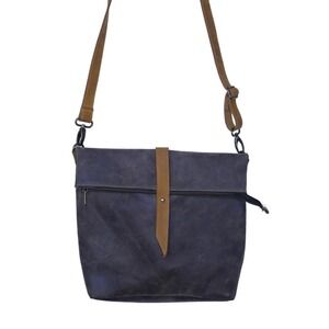 100% leather Convertible Crossbody/Backpack Purse Excellent Condition‎